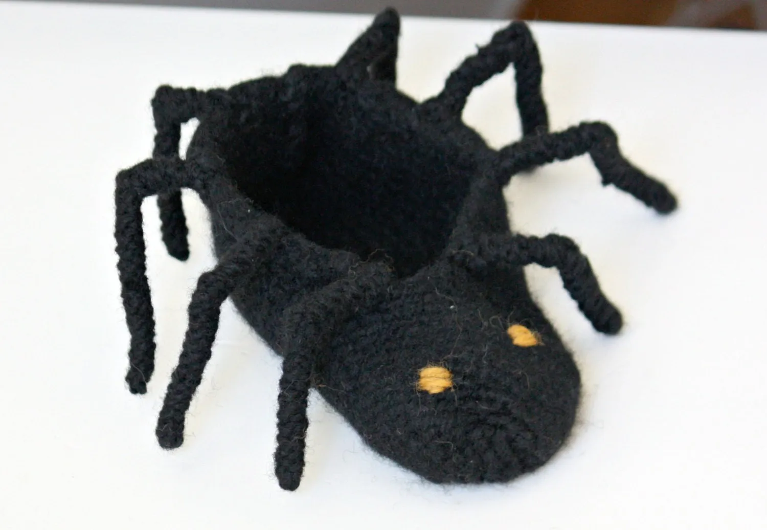 23390 cleaning tarantula spider slippers