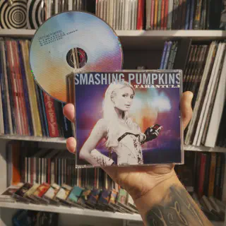 /img/23414-smashing-pumpkins-fan-reaction.webp