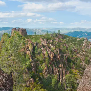 /img/23424-pinnacles-national-park-visitor-safety.webp